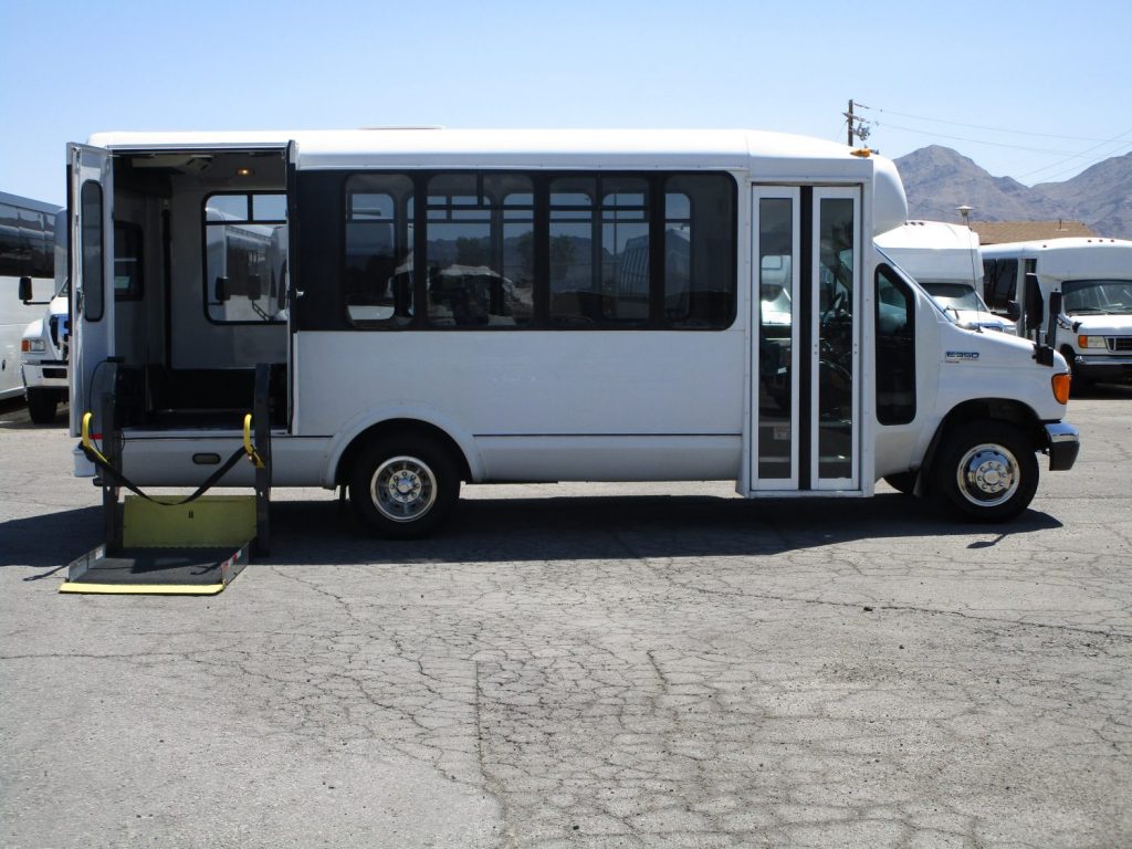 2006 Lift Equipped ElDorado Aerotech Shuttle Bus S14540 - Las Vegas Bus ...