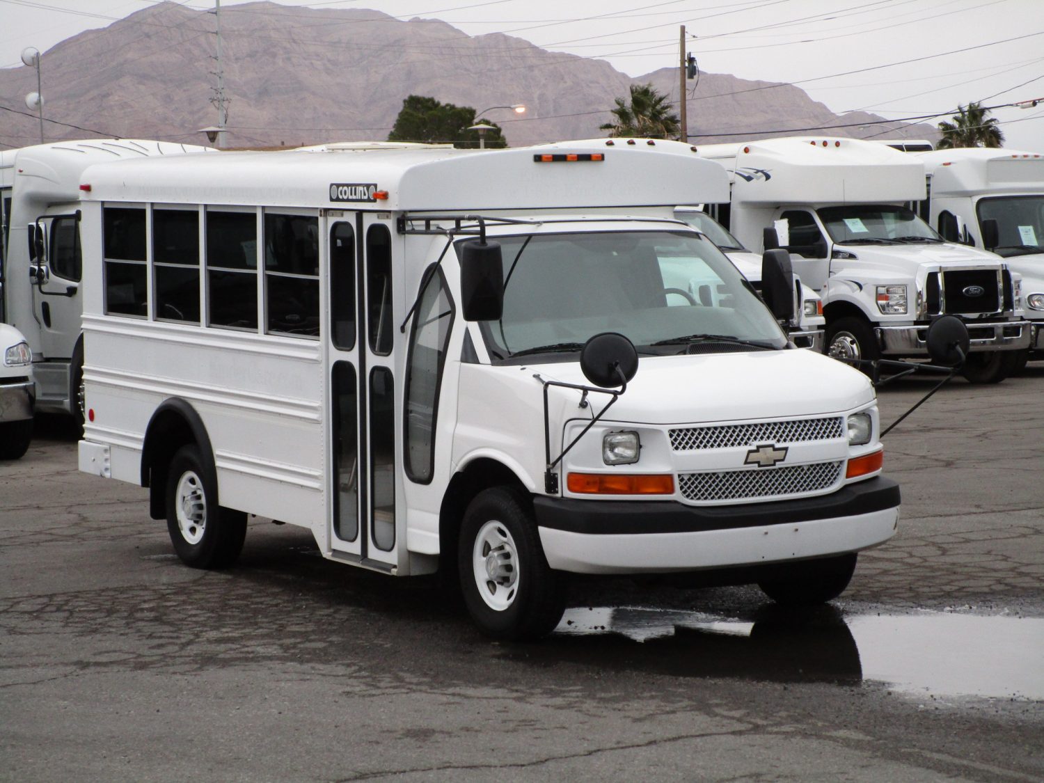 2006-collins-bus-bantam-daycare-bus-s53202-lasvegasbussales