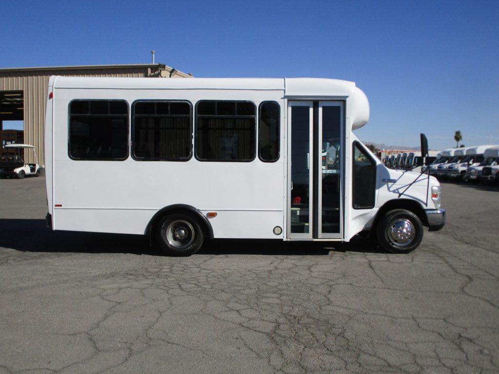 2008 Startrans Senator Shuttle Bus S05756 - Las Vegas Bus Sales