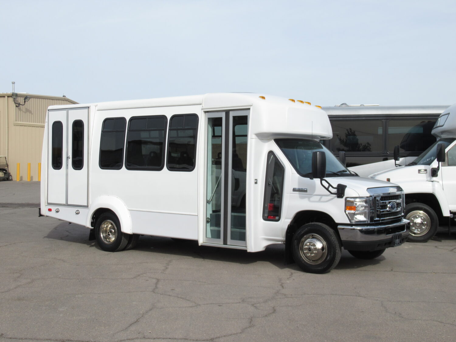 New & Used Shuttle Buses for Sale - Church & Wheelchair | Northwest Bus ...