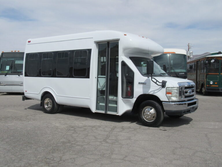 2009 Supreme Startrans Shuttle Bus S18940 - Las Vegas Bus Sales