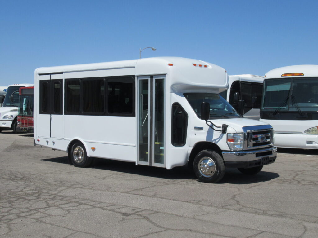 2012 Starcraft Allstar Lift Equipped Shuttle Bus S21717 - Las Vegas Bus ...