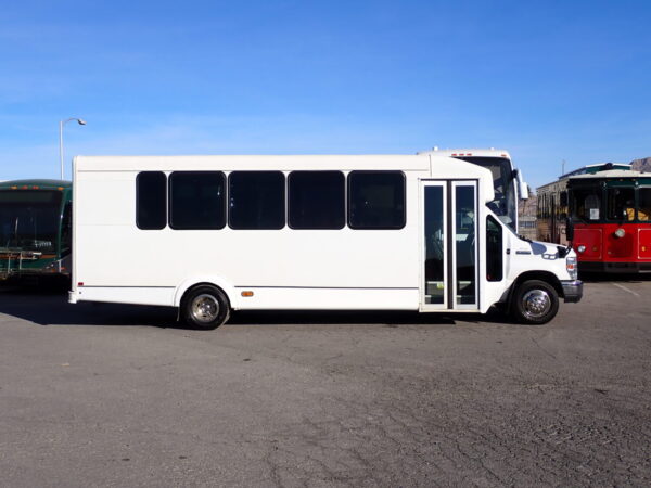 2019 ElDorado Advantage Shuttle Bus S27647 - Image 4