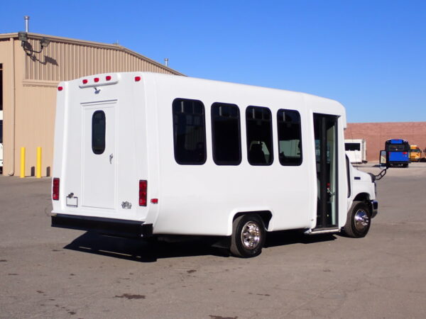 2015 Diamond Coach Shuttle Bus S02832 - Image 7