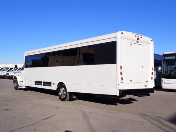 2015 Glaval Concorde II Shuttle Bus S19841 - Image 5