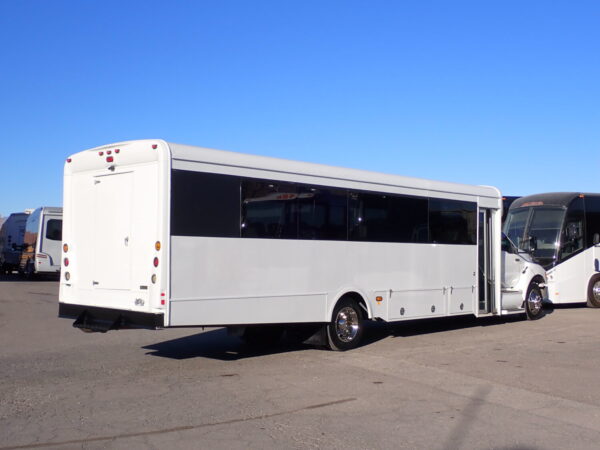 2015 Glaval Concorde II Shuttle Bus S19841 - Image 7