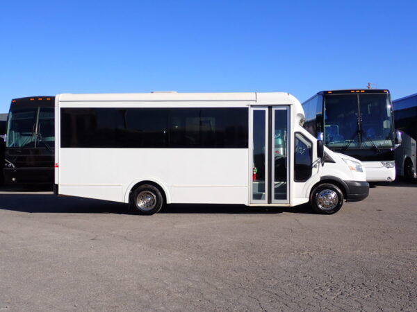 2017 Ford Transit Glaval Shuttle Bus S42618 - Image 4