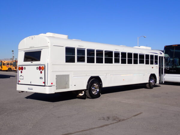 2015 Blue Bird All American Passenger Bus B11042 - Image 8