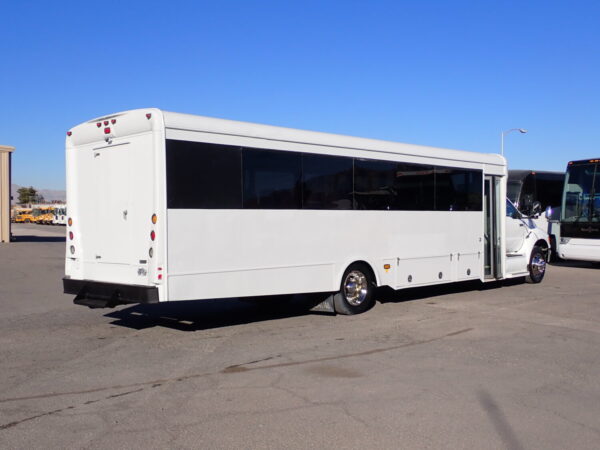 2015 Glaval Concorde II Shuttle Bus S19835 - Image 7