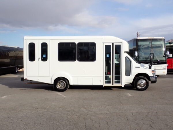 2015 Goshen Lift Equipped Shuttle Bus S36662 - Image 4