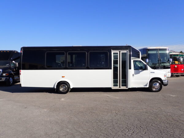 2014 Ameritrans 285 Shuttle Bus S04262 - Image 4