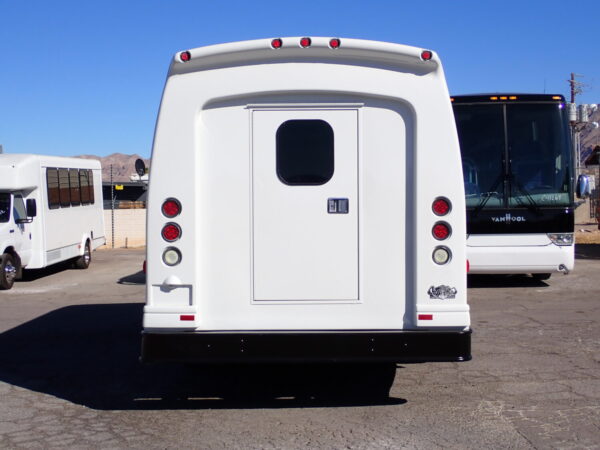 2015 Turtle Top Odyssey Lift Equipped Shuttle S17758 - Image 6