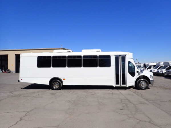 2018 Champion Defender Shuttle Bus SV5874 - Image 4