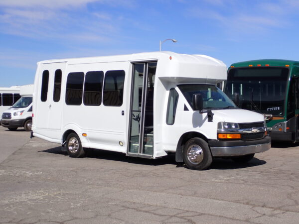 2012 Turtle Top Odyssey Lift Equipped Shuttle S83462