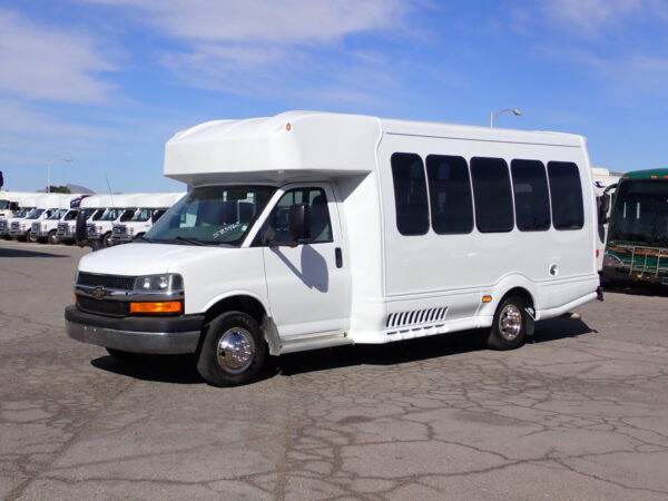 2012 Turtle Top Odyssey Lift Equipped Shuttle S83462 - Image 3