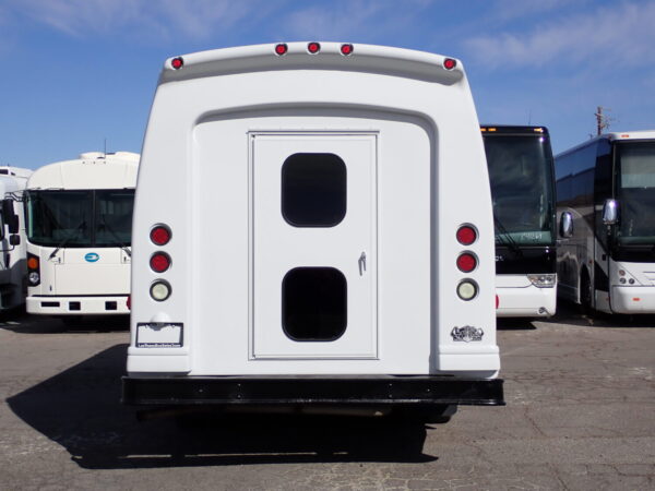 2012 Turtle Top Odyssey Lift Equipped Shuttle S83462 - Image 6